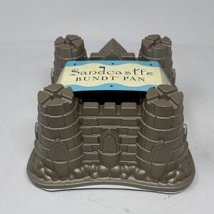 Williams Sonoma Nordic Ware Sandcastle Castle Bundt Cake Mold NEW